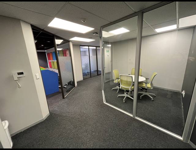 409M² OFFICE TO LET IN NEWLANDS